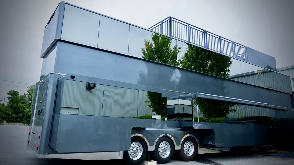 Zenith rear tall exterior